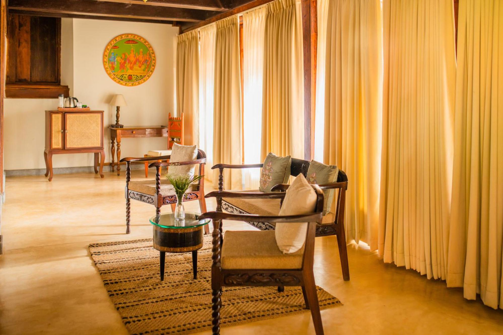 Sawantwadi Palace Boutique Art Hotel Extérieur photo