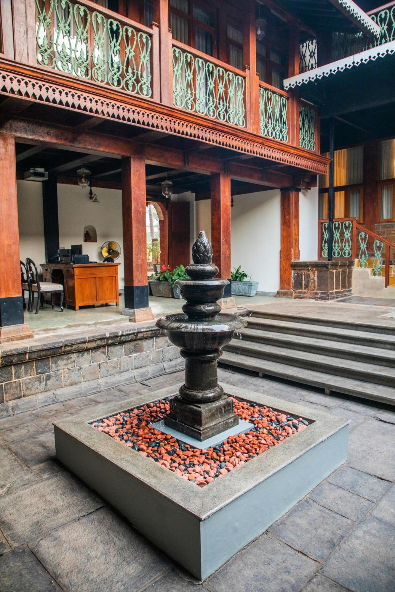 Sawantwadi Palace Boutique Art Hotel Extérieur photo